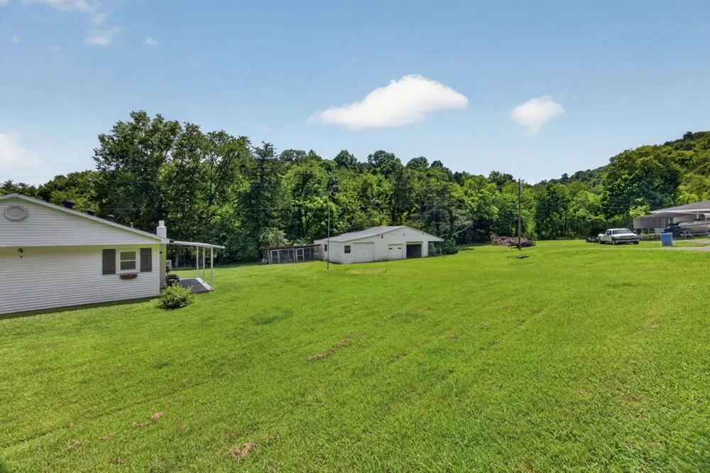 221 England Hollow Rd Gainesboro, TN 38562