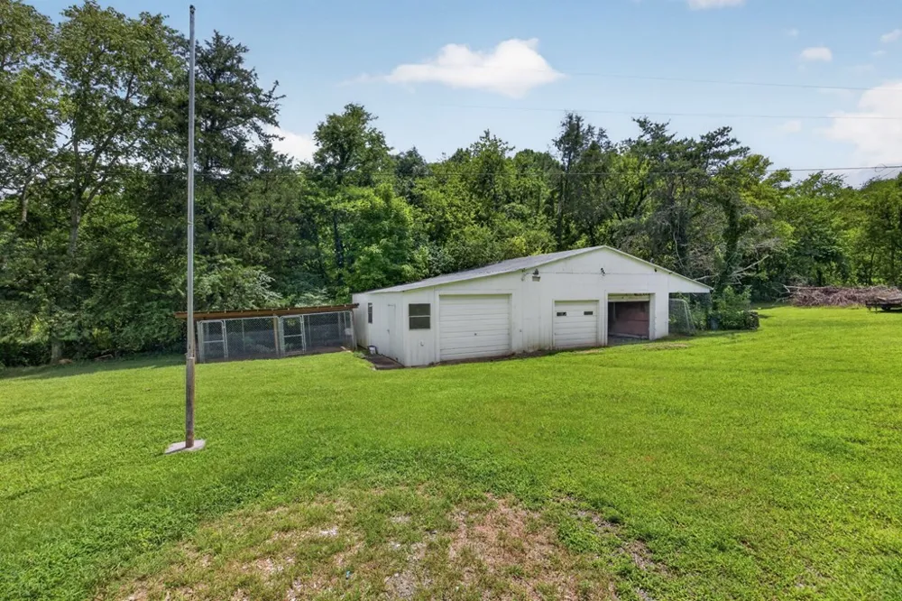 221 England Hollow Rd Gainesboro, TN 38562