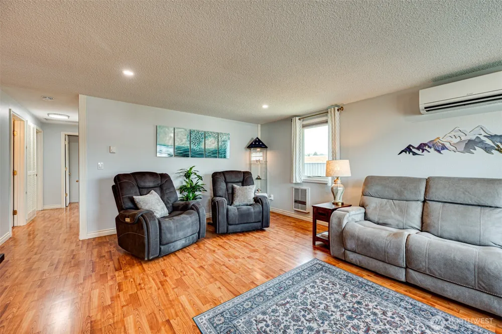 353 Shear Street SW Castle Rock, WA 98611