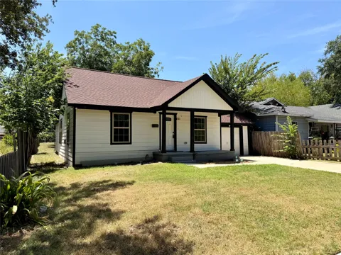 105 W Damon Street