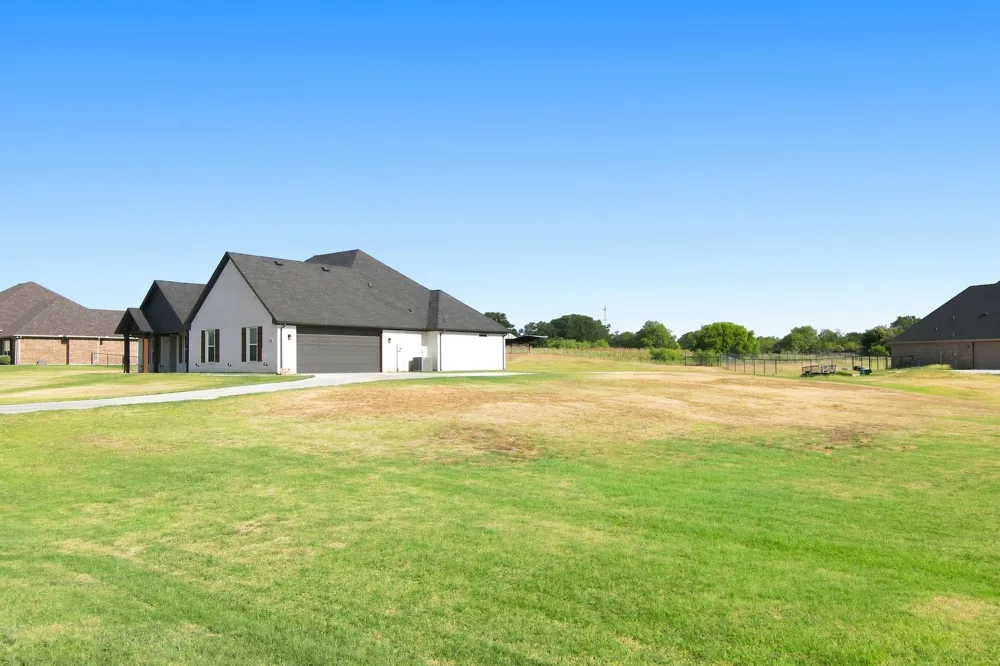 121 Friendship Way Boyd, TX 76023