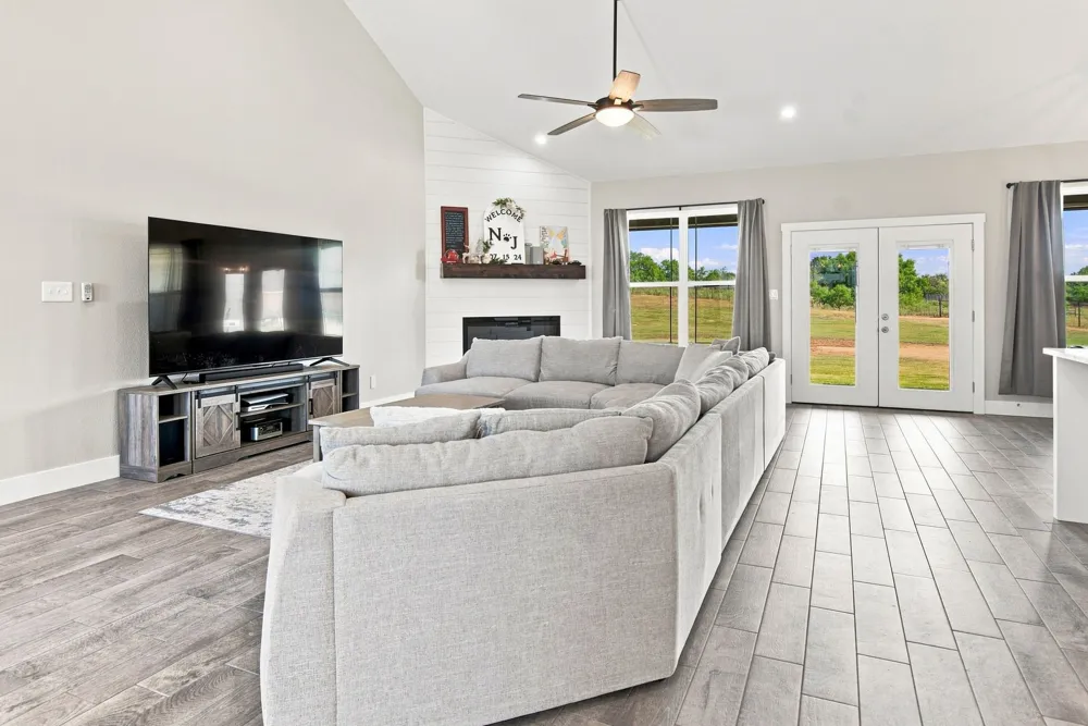 121 Friendship Way Boyd, TX 76023