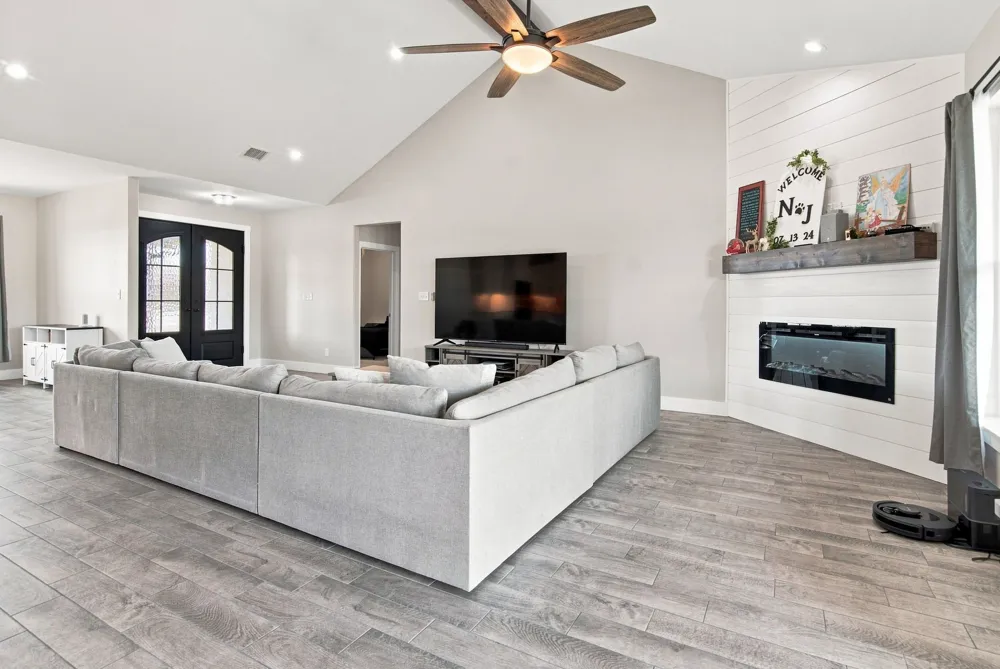 121 Friendship Way Boyd, TX 76023