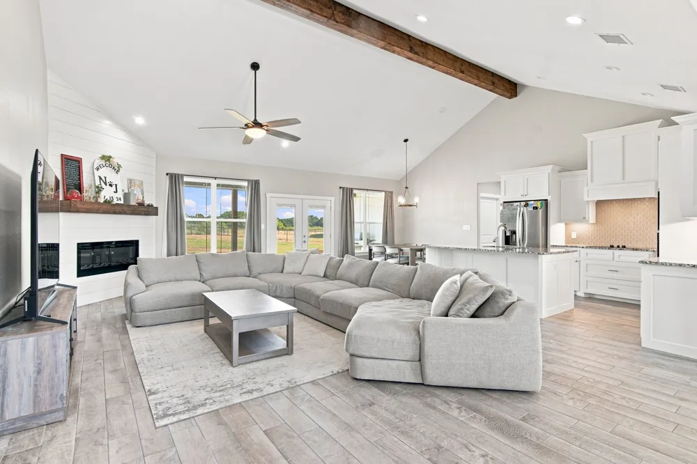 121 Friendship Way Boyd, TX 76023