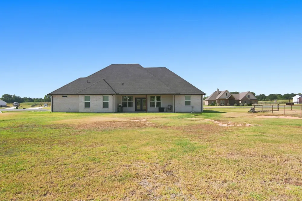121 Friendship Way Boyd, TX 76023