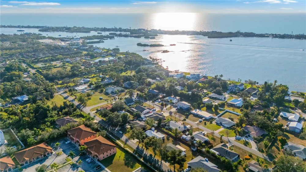 524 SARABAY ROAD Osprey, FL 34229