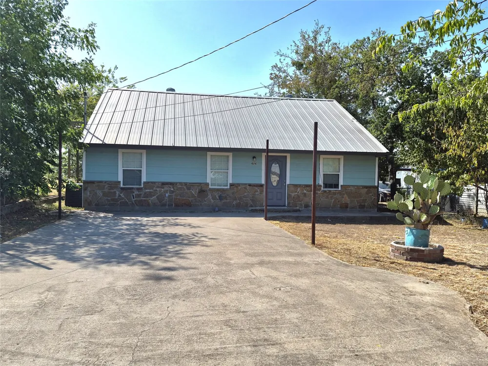 606 E Clifton Street Stephenville, TX 76401