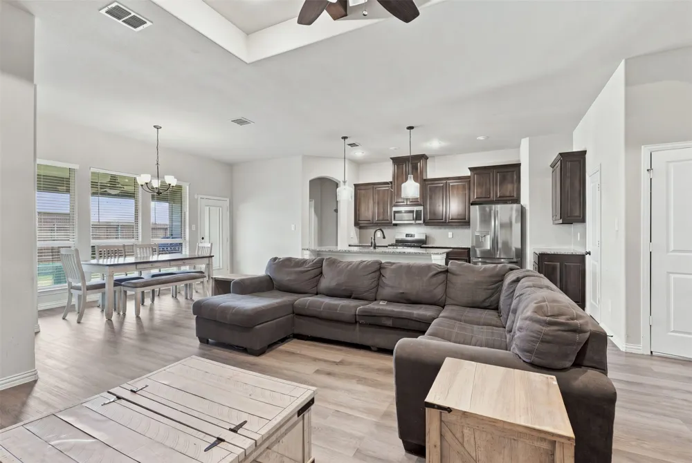 632 Steerman Court Saginaw, TX 76179