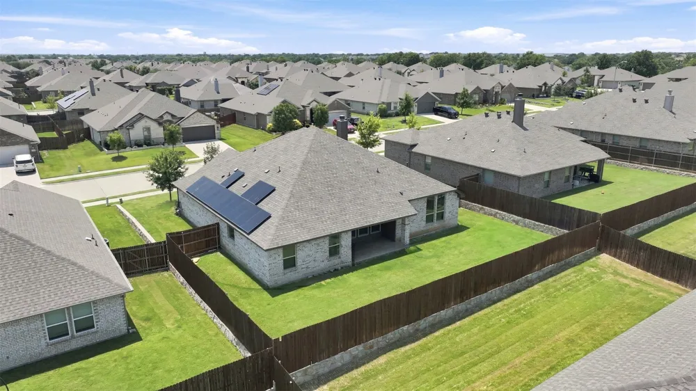 632 Steerman Court Saginaw, TX 76179