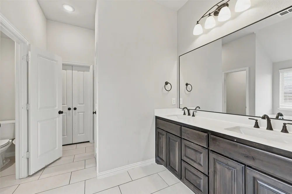 632 Steerman Court Saginaw, TX 76179