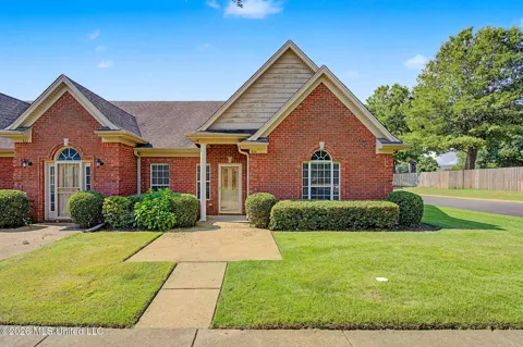 816 Cardinal Lane