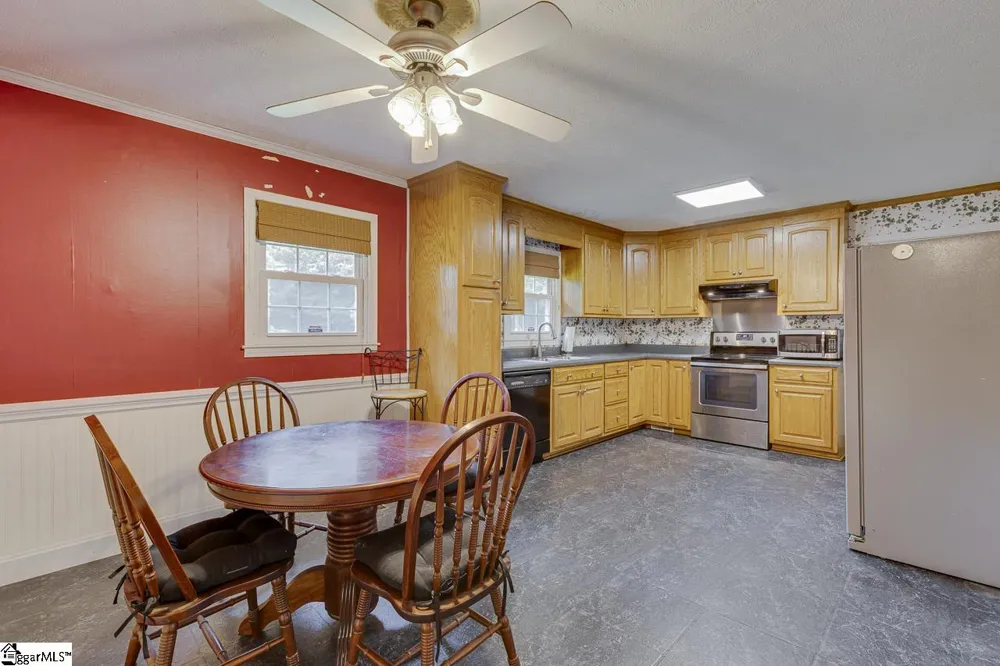 161 Academy Drive Pickens, SC 29671