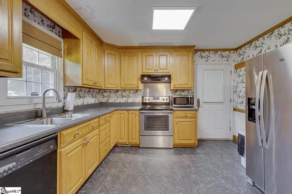 161 Academy Drive Pickens, SC 29671