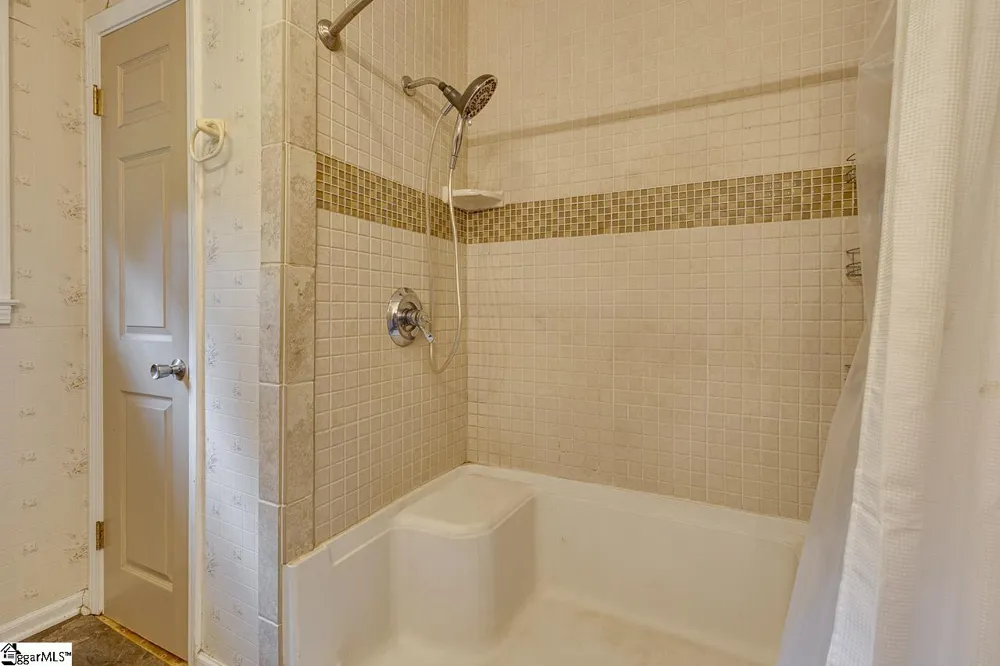 161 Academy Drive Pickens, SC 29671