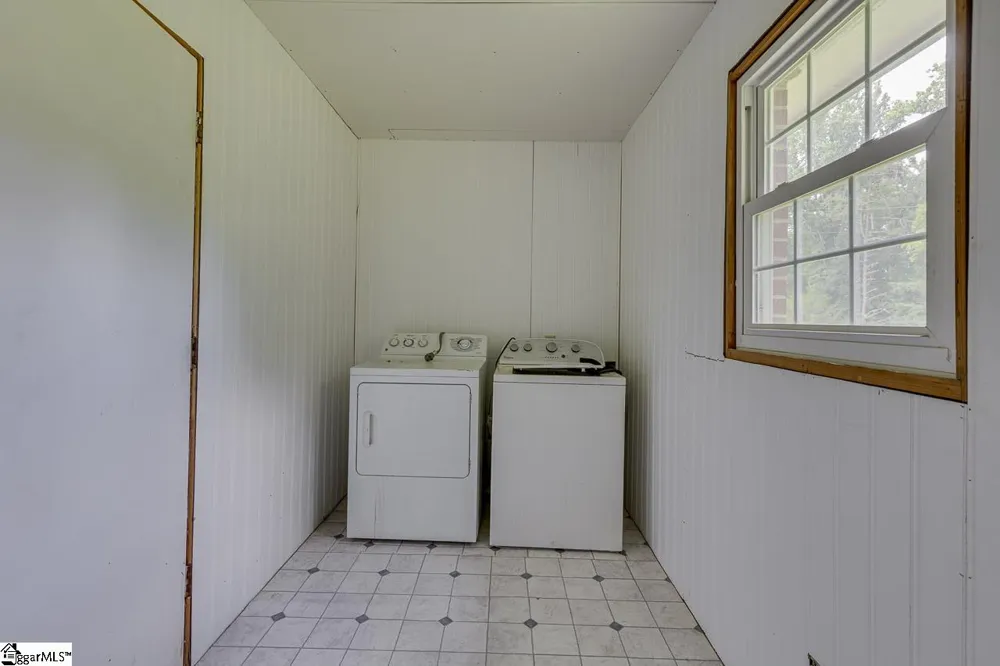 161 Academy Drive Pickens, SC 29671