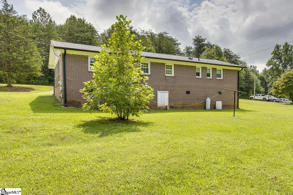 161 Academy Drive Pickens, SC 29671