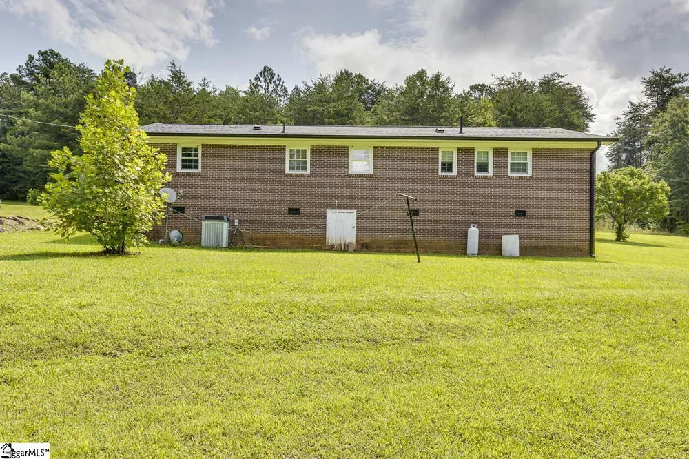 161 Academy Drive Pickens, SC 29671