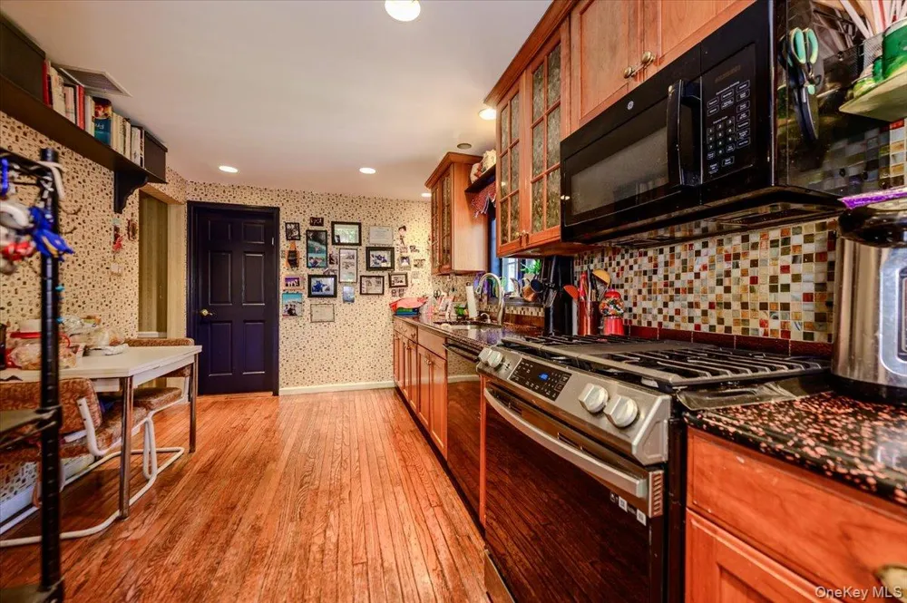 928 Northfield Road Woodmere, NY 11598
