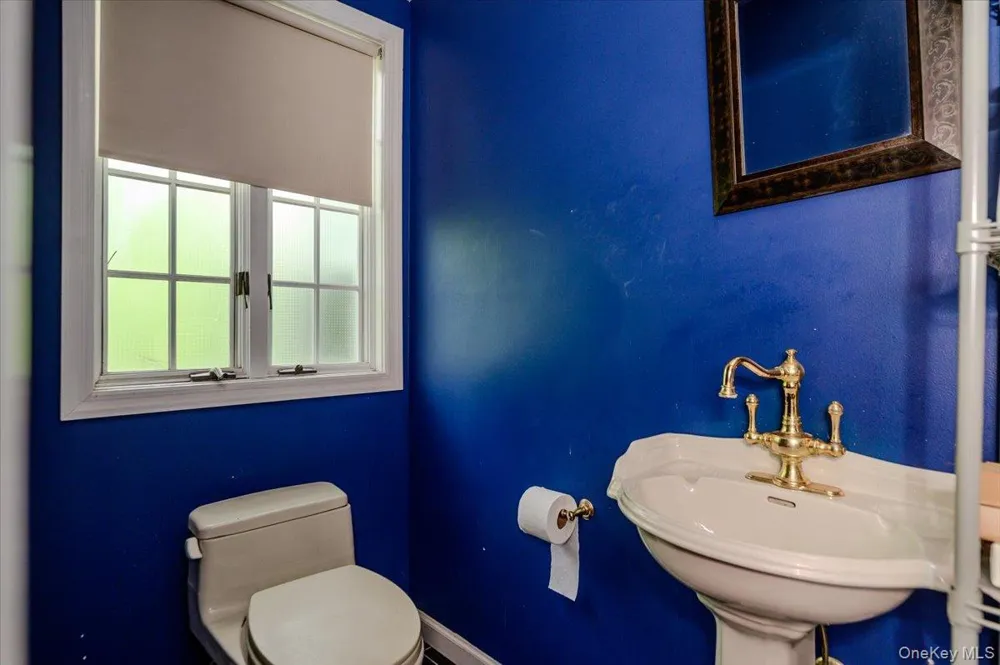 928 Northfield Road Woodmere, NY 11598