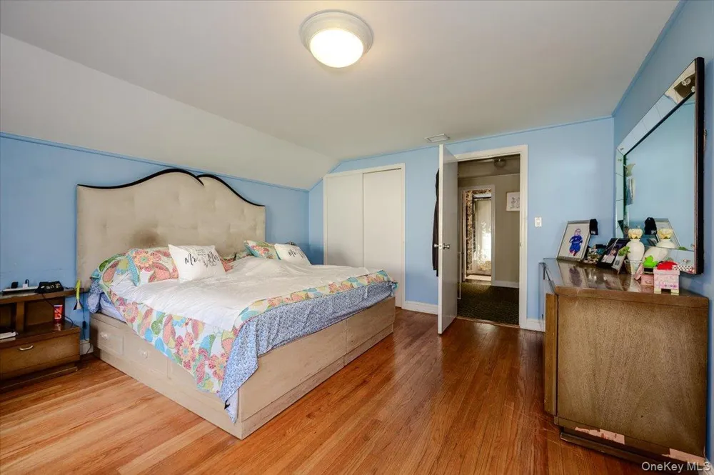 928 Northfield Road Woodmere, NY 11598