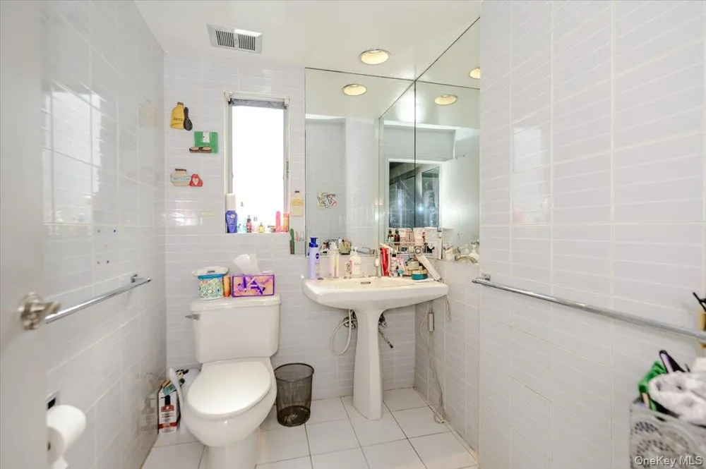 928 Northfield Road Woodmere, NY 11598