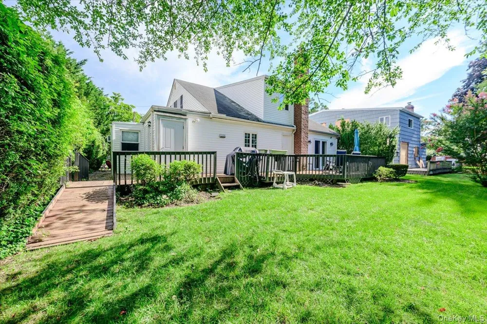 928 Northfield Road Woodmere, NY 11598