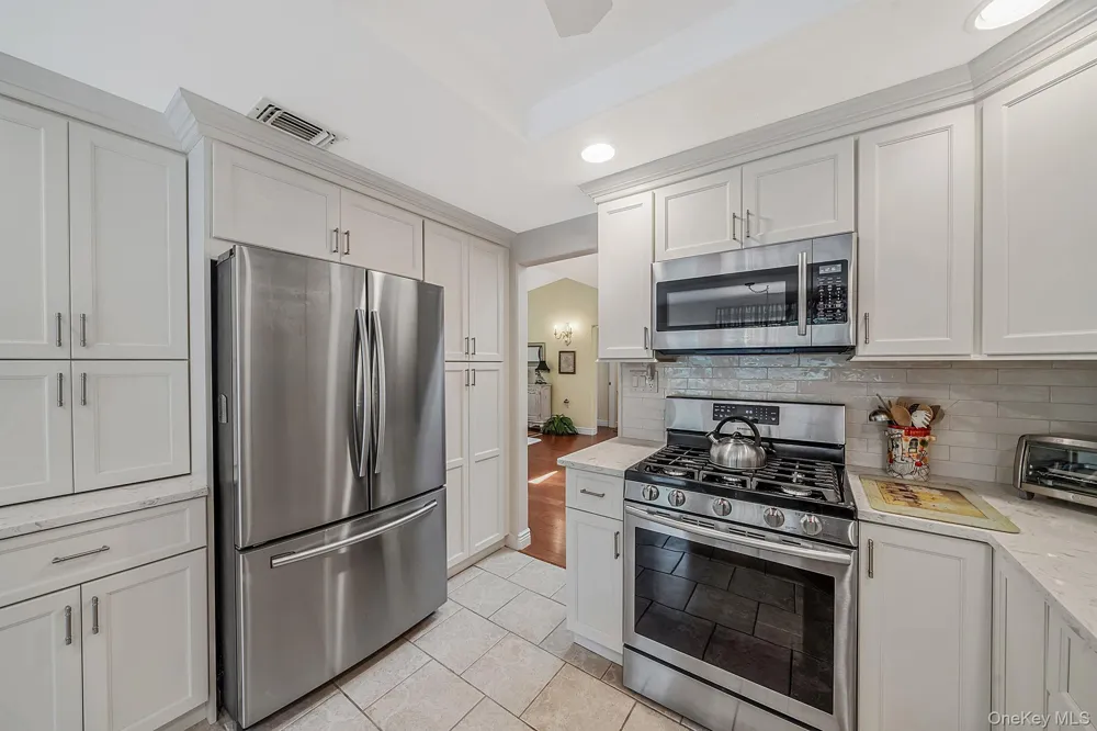 276 Glen Drive Ridge, NY 11961