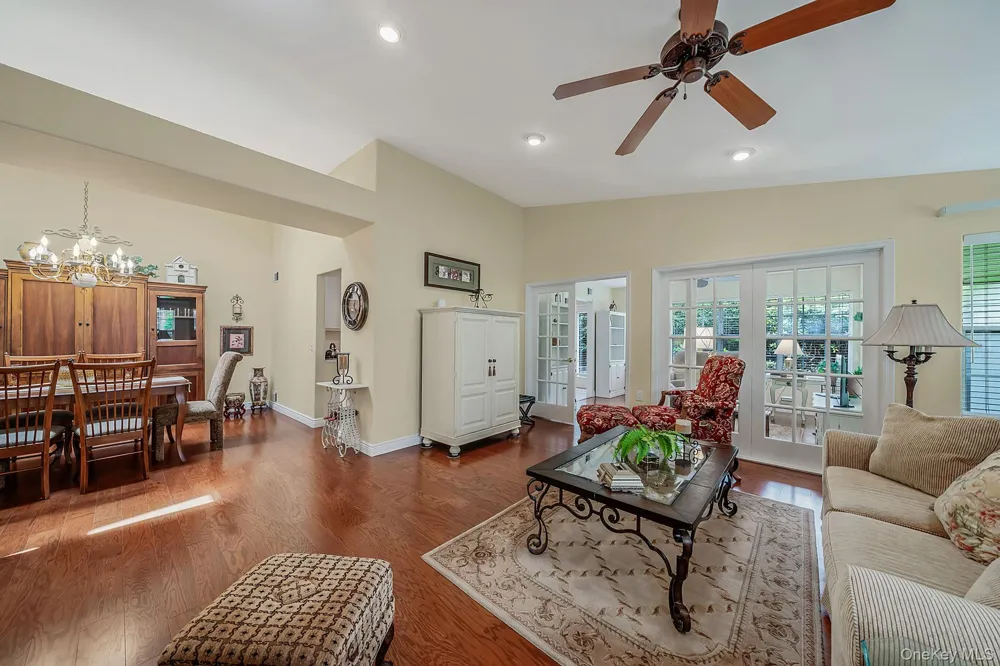 276 Glen Drive Ridge, NY 11961