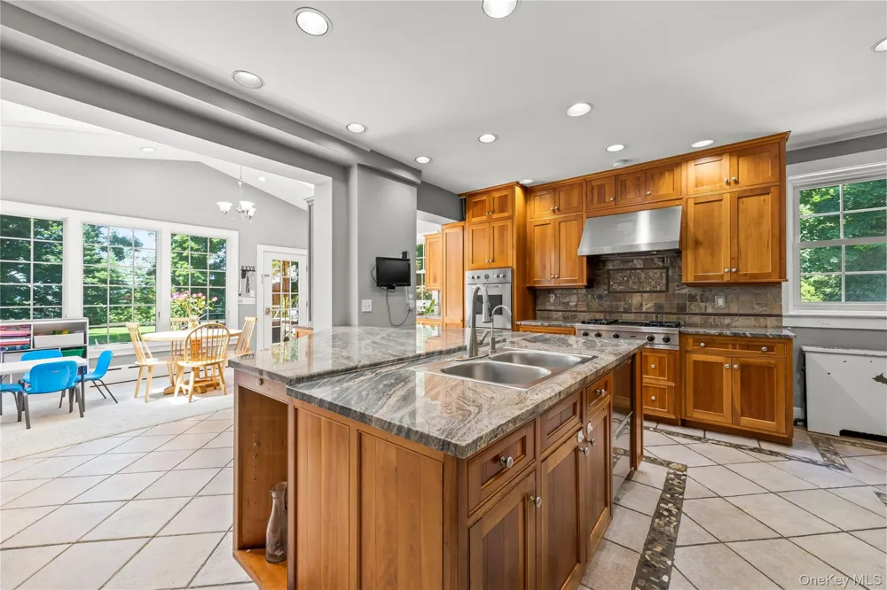 14 Crescent Drive Elmsford, NY 10523