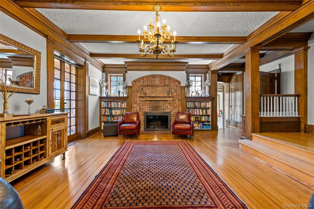 14 Crescent Drive Elmsford, NY 10523