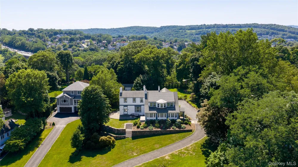 14 Crescent Drive Elmsford, NY 10523