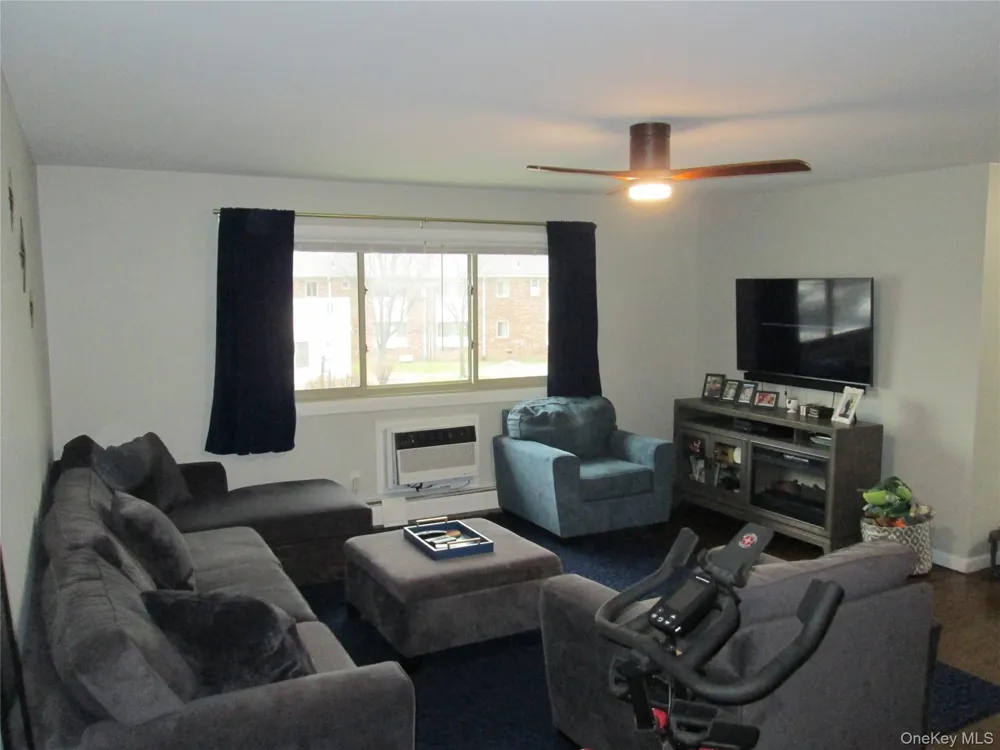 2435 Union Boulevard #7B Islip, NY 11751