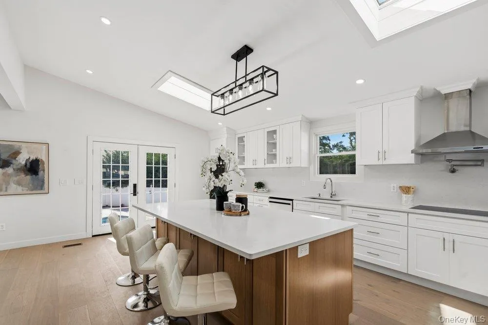 31 Seton Court Old Bethpage, NY 11804