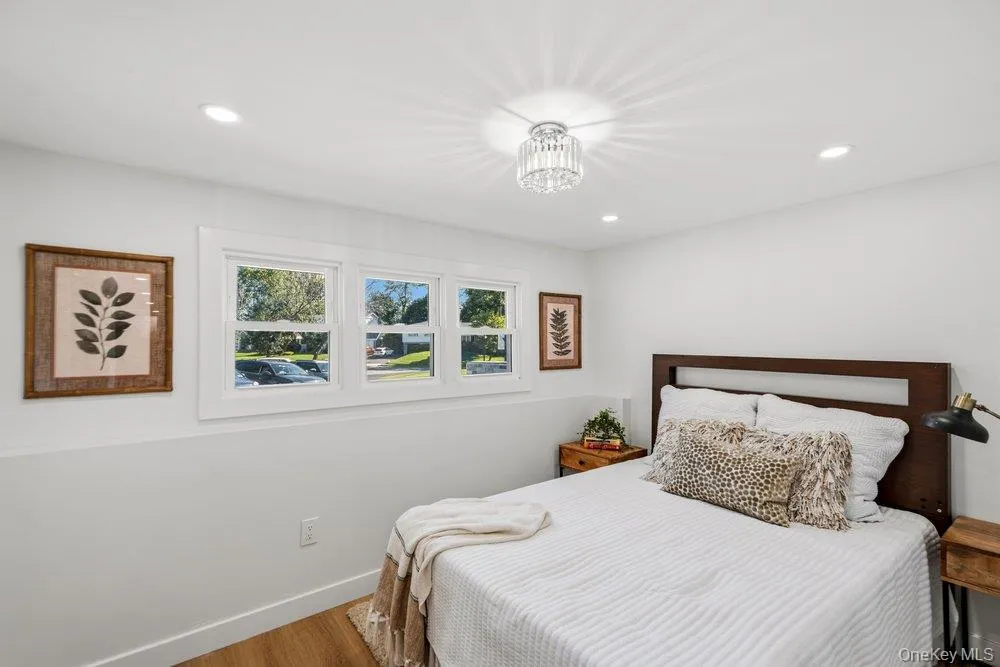 31 Seton Court Old Bethpage, NY 11804