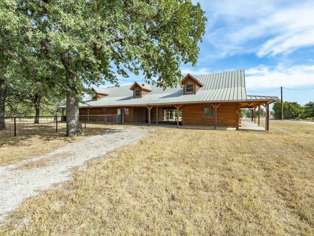12116 E Fm 174 Bowie, TX 76230