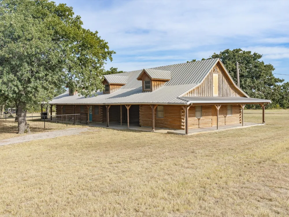 12116 E Fm 174 Bowie, TX 76230
