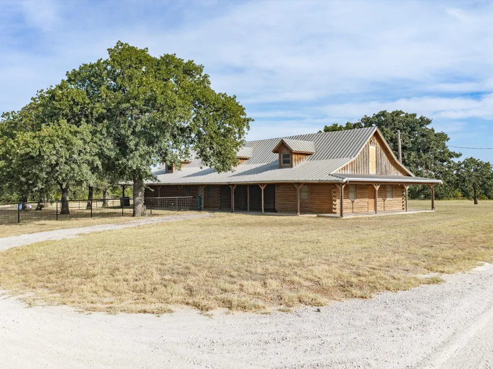 12116 E Fm 174 Bowie, TX 76230