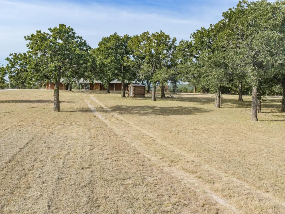 12116 E Fm 174 Bowie, TX 76230