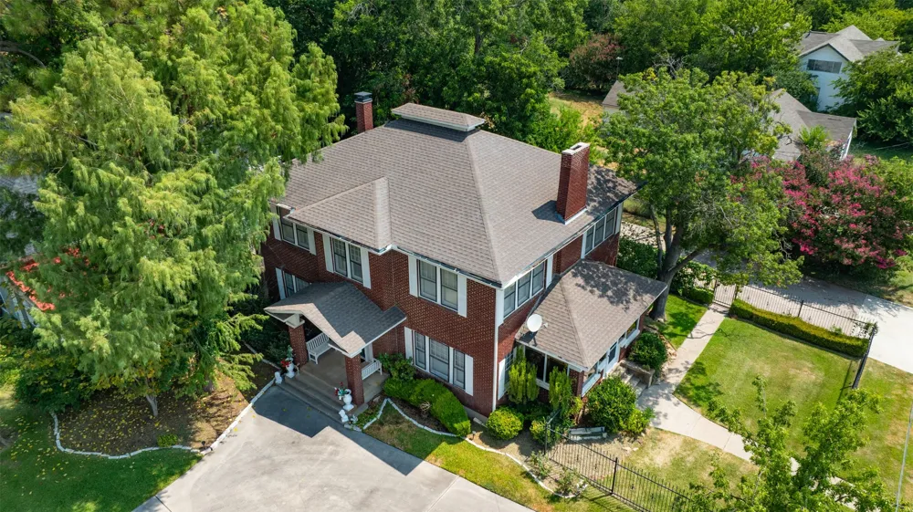 1118 S Lindsay Street Gainesville, TX 76240