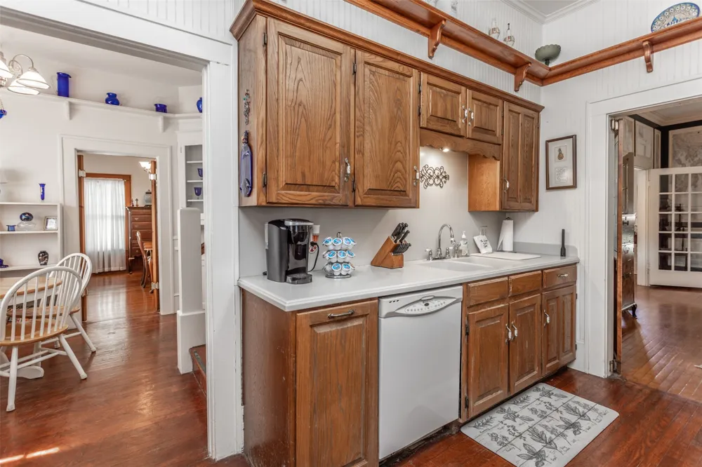 1118 S Lindsay Street Gainesville, TX 76240