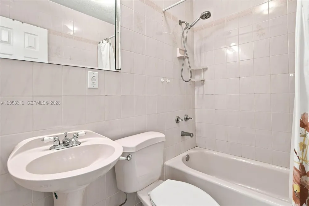 701 Westward Dr Miami Springs, FL 33166