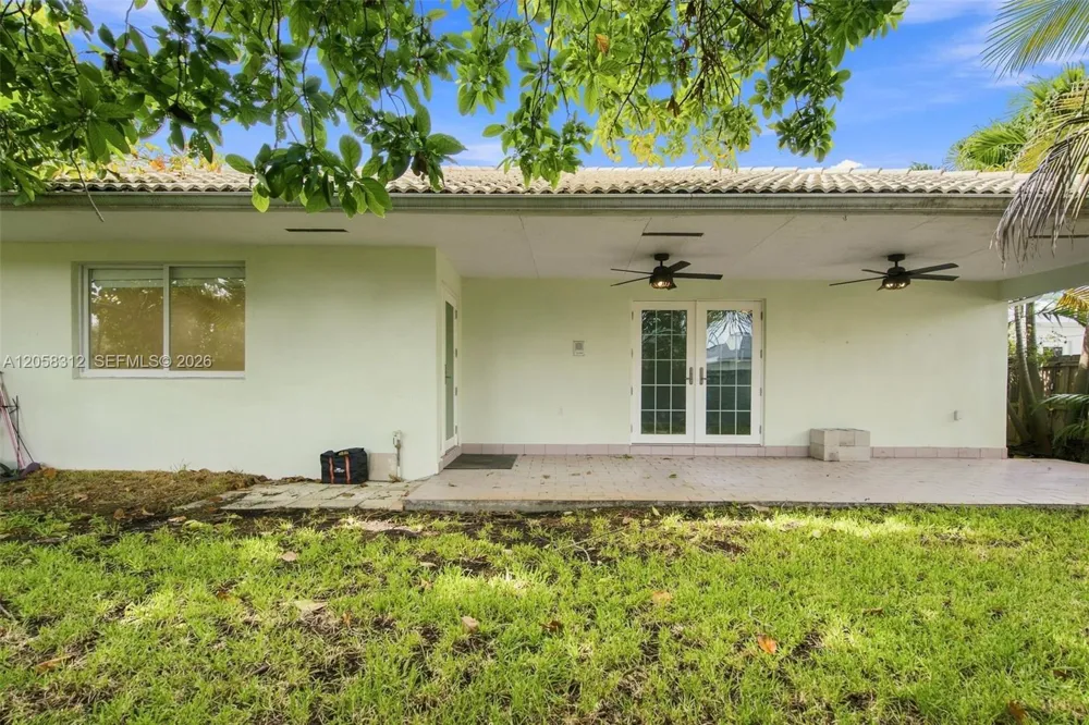 701 Westward Dr Miami Springs, FL 33166