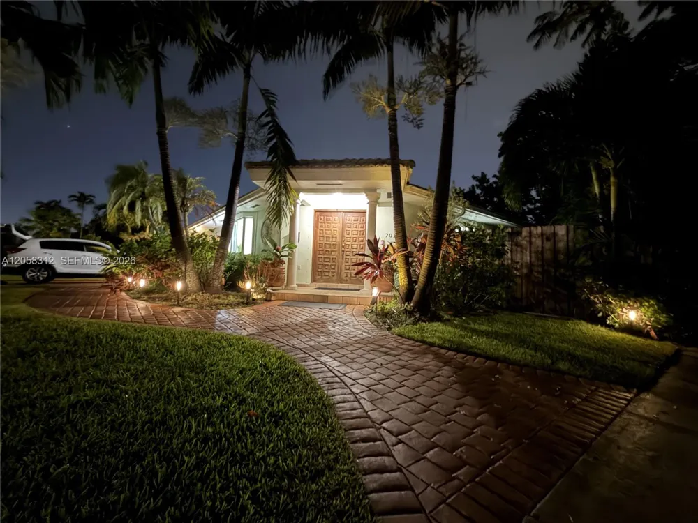 701 Westward Dr Miami Springs, FL 33166