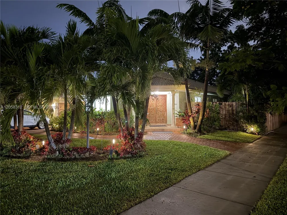 701 Westward Dr Miami Springs, FL 33166