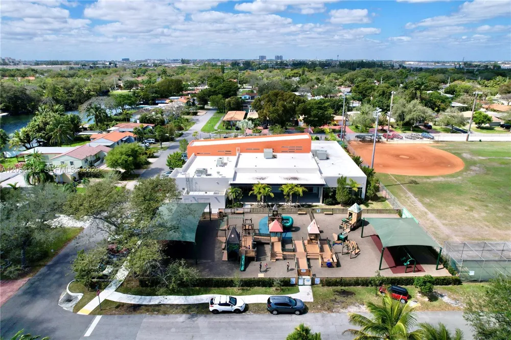 701 Westward Dr Miami Springs, FL 33166