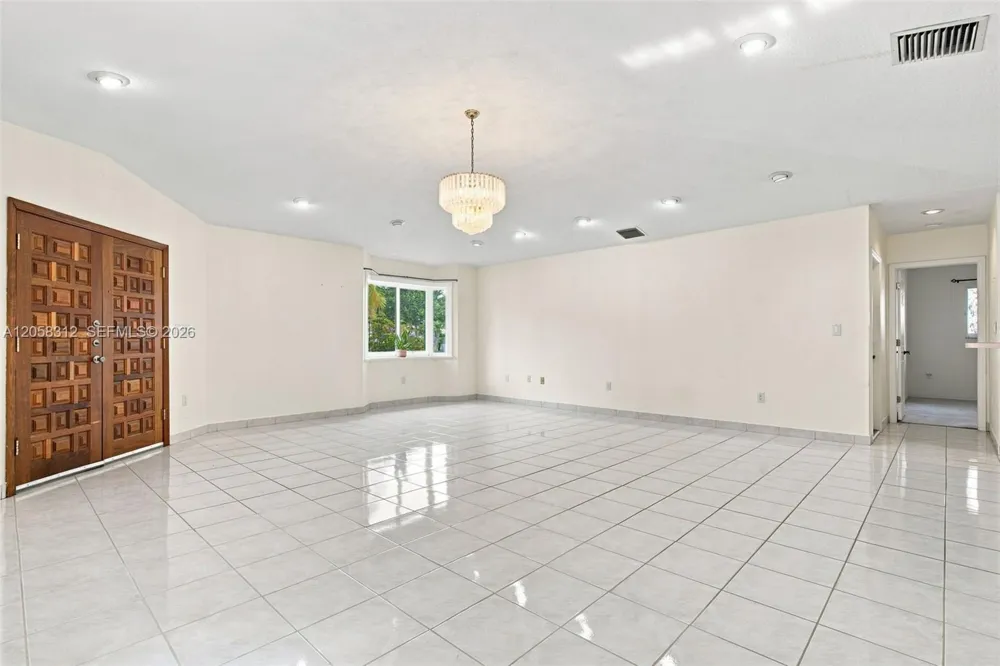 701 Westward Dr Miami Springs, FL 33166