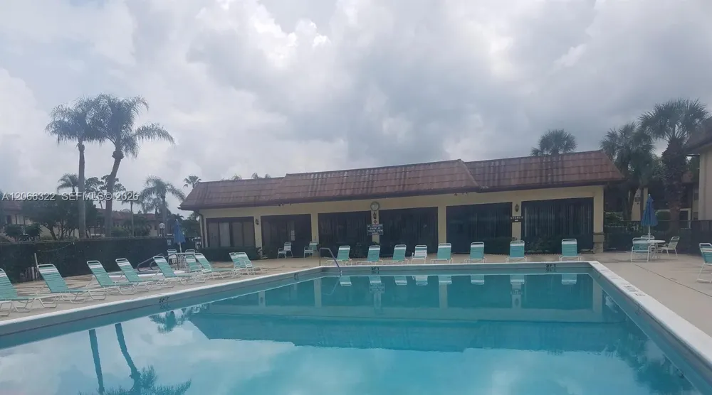 7250 Golf Colony Ct #102 Lake Worth, FL 33467