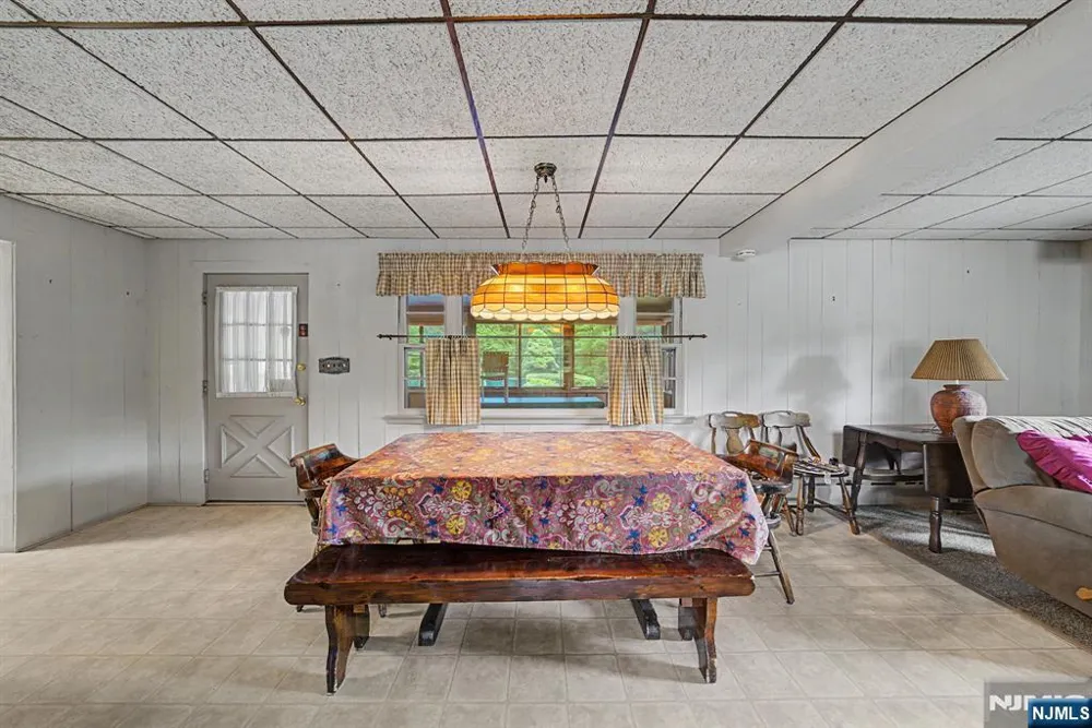 812 Mountain Avenue Wyckoff, NJ 07481