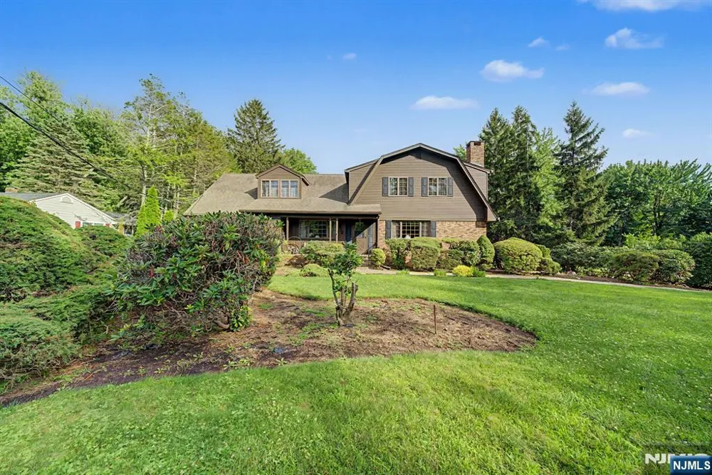 812 Mountain Avenue Wyckoff, NJ 07481