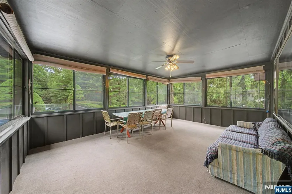 812 Mountain Avenue Wyckoff, NJ 07481